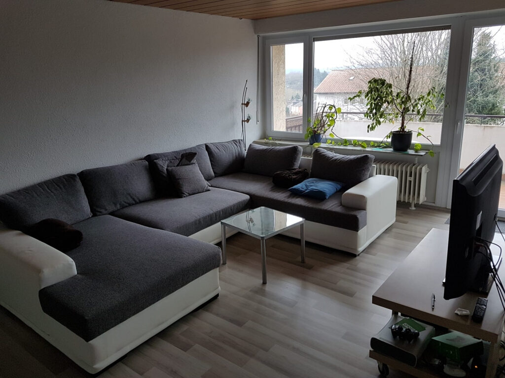 Helle 3,5-Zimmer-Wohnung mit Balkon und Stellplatz